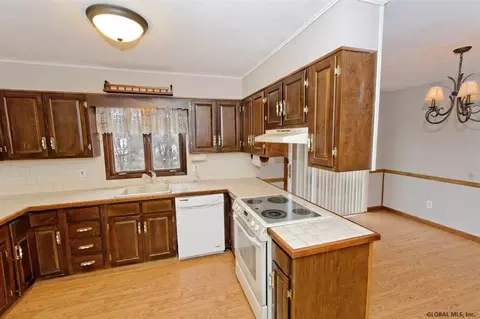 1 Gilmore Ter, Schenectady, NY 12303 photo 9