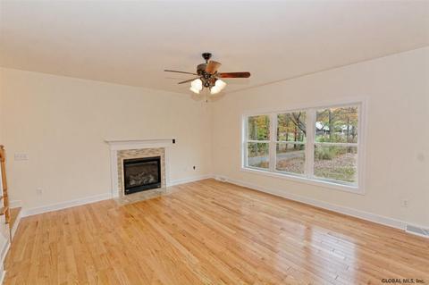 49 Dunsbach Rd, Halfmoon, NY 12065 photo 7