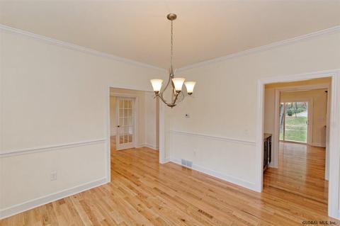 49 Dunsbach Rd, Halfmoon, NY 12065 photo 6