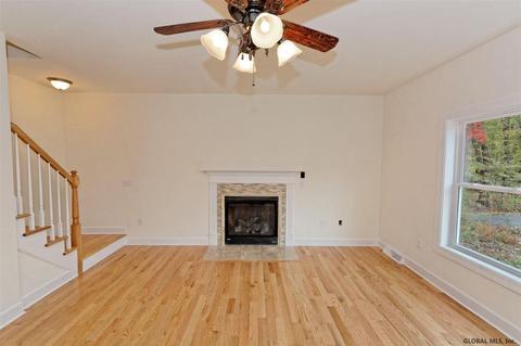 49 Dunsbach Rd, Halfmoon, NY 12065 photo 9