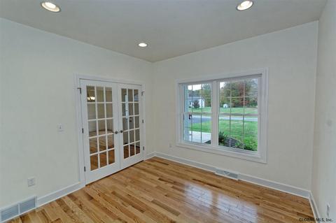 49 Dunsbach Rd, Halfmoon, NY 12065 photo 3