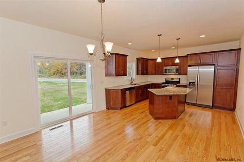 49 Dunsbach Rd, Halfmoon, NY 12065 photo 10