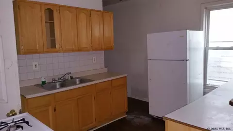 613 Bluff Ave, Schenectady, NY 12303 photo 5