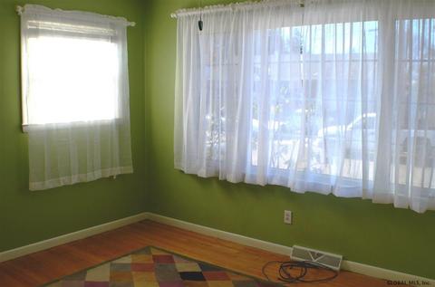 1075 Walnut Ave, Schenectady, NY 12306 photo 23