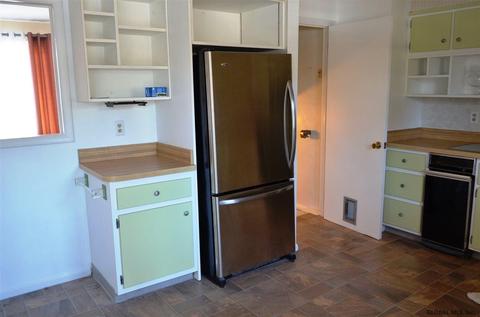 1075 Walnut Ave, Schenectady, NY 12306 photo 14