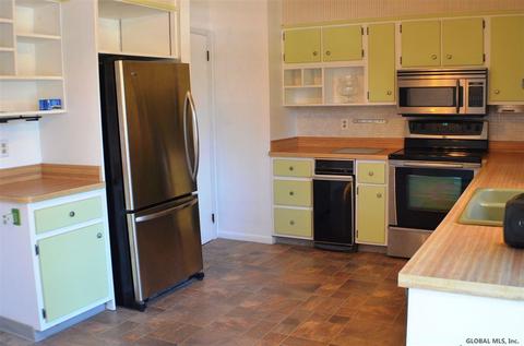1075 Walnut Ave, Schenectady, NY 12306 photo 8