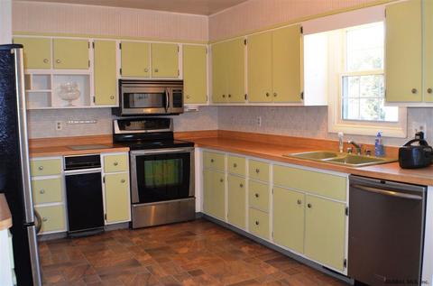 1075 Walnut Ave, Schenectady, NY 12306 photo 9