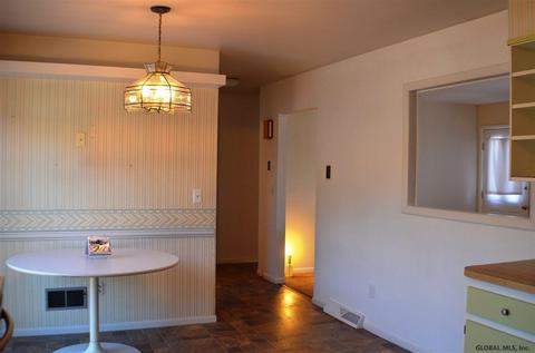 1075 Walnut Ave, Schenectady, NY 12306 photo 12