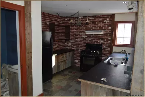 82 S Main St, Danby, VT 05739 photo 9