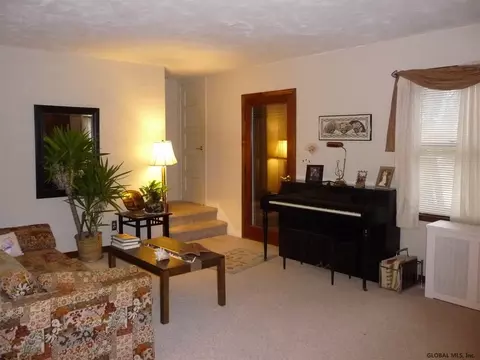 2001 Mcclellan St, Schenectady, NY 12309 photo 3