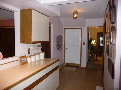 2001 Mcclellan St, Schenectady, NY 12309 photo 10