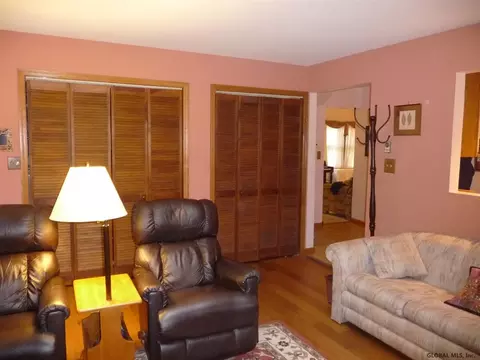 2001 Mcclellan St, Schenectady, NY 12309 photo 9