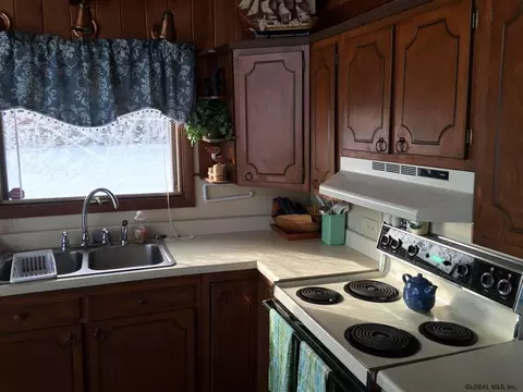 161 Maplewood Dr, Gloversville, NY 12078 photo 11