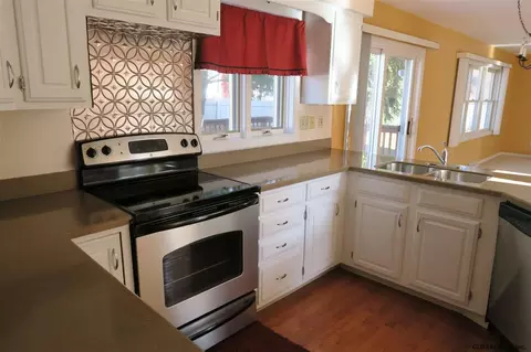 101 Iroquois Trl, Slingerlands, NY 12159 photo 6