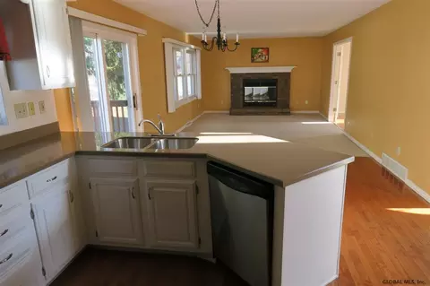 101 Iroquois Trl, Slingerlands, NY 12159 photo 8