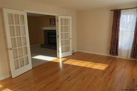 101 Iroquois Trl, Slingerlands, NY 12159 photo 4