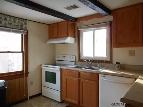 52 Guideboard Rd, Waterford, NY 12188 photo 4