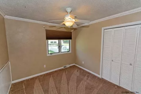6966 Suzanne Ct, Schenectady, NY 12303 photo 13