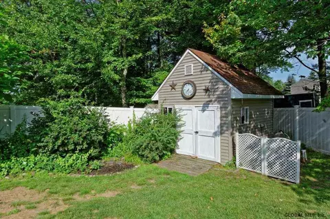6966 Suzanne Ct, Schenectady, NY 12303 photo 23