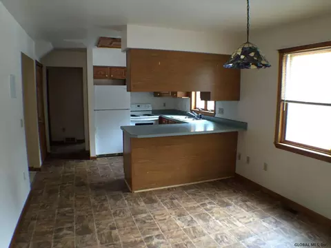 39 Edie Rd, Saratoga Springs, NY 12866 photo 8