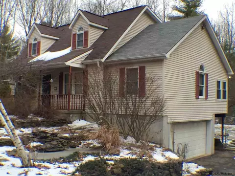39 Edie Rd, Saratoga Springs, NY 12866 photo 1