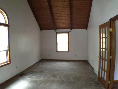 39 Edie Rd, Saratoga Springs, NY 12866 photo 9