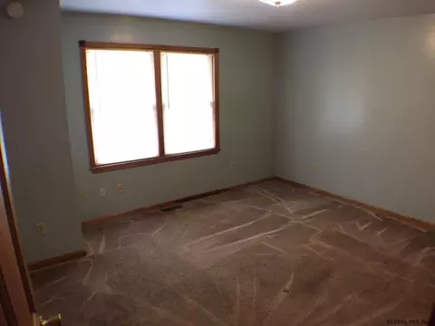 39 Edie Rd, Saratoga Springs, NY 12866 photo 10