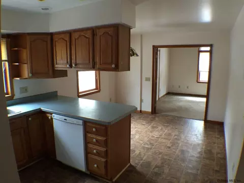 39 Edie Rd, Saratoga Springs, NY 12866 photo 7