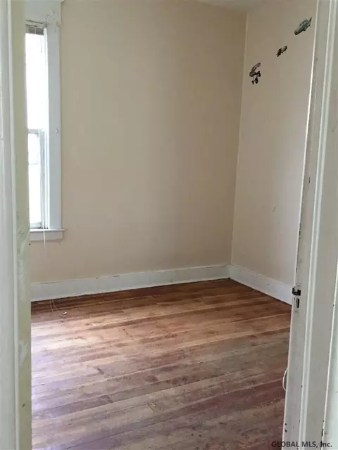 466 Cedar St, Schenectady, NY 12303 photo 5
