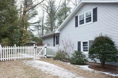322 Moonlight Dr, Ballston Spa, NY 12020 photo 4