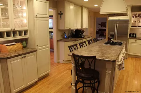 57 Journey Ln, Glenmont, NY 12077 photo 3