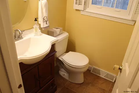 57 Journey Ln, Glenmont, NY 12077 photo 9
