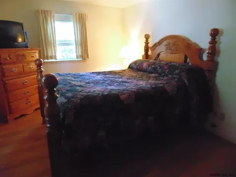 1145 Hendrickson Ave, Schenectady, NY 12309 photo 16