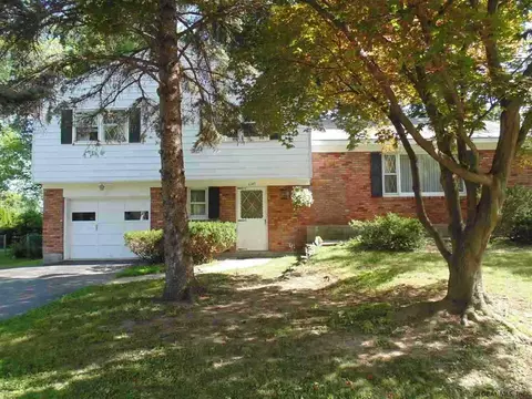 1145 Hendrickson Ave, Schenectady, NY 12309 photo 11