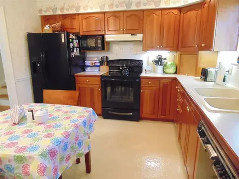 1145 Hendrickson Ave, Schenectady, NY 12309 photo 7
