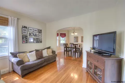 852 Harrison Ave, Schenectady, NY 12306 photo 4