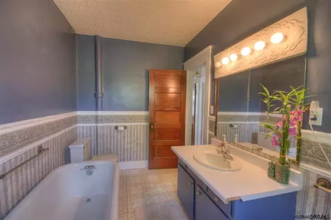 852 Harrison Ave, Schenectady, NY 12306 photo 10