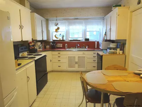 1338 Mcclellan St, Schenectady, NY 12309 photo 7