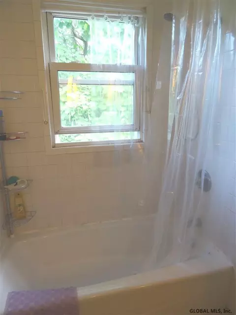 1338 Mcclellan St, Schenectady, NY 12309 photo 13