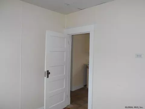 2152 Van Vranken Ave, Schenectady, NY 12308 photo 3