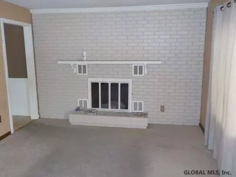 371 12th St, Schenectady, NY 12306 photo 2