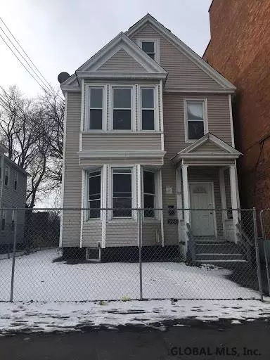 808 State St, Schenectady, NY 12307 photo 1