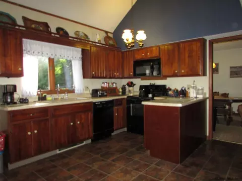 1365 Kings Rd, Schenectady, NY 12303 photo 4
