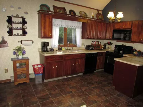 1365 Kings Rd, Schenectady, NY 12303 photo 5