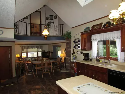 1365 Kings Rd, Schenectady, NY 12303 photo 6