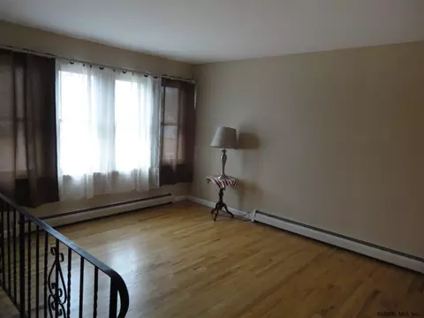 166 Ray Ave, Schenectady, NY 12304 photo 5