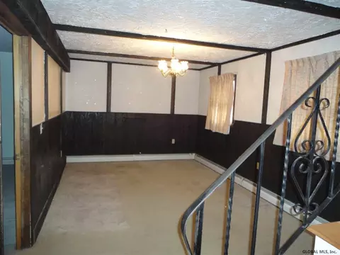 166 Ray Ave, Schenectady, NY 12304 photo 8