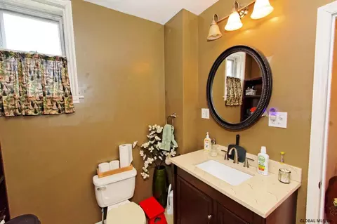 302 Rosa Rd, Schenectady, NY 12308 photo 22