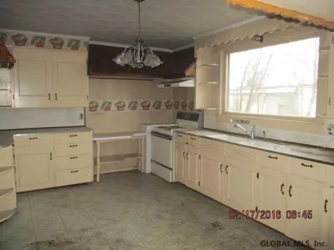 8 Sheridan St, Argyle, NY 12809 photo 9