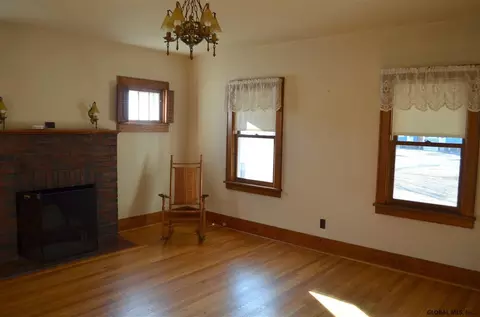 47 William St, Kinderhook, NY 12106 photo 4